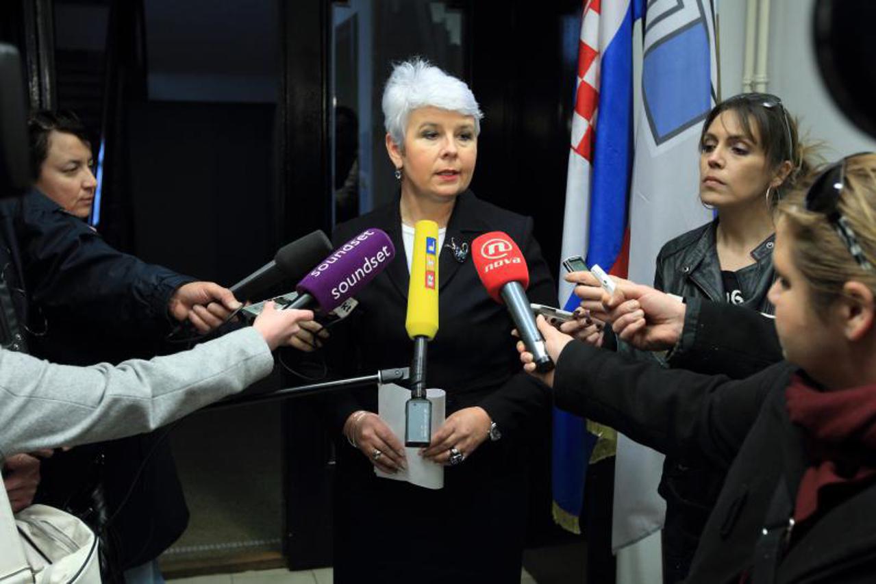 J. Kosor: Obraniti stranku pred sudom bit će nam prioritet (1)