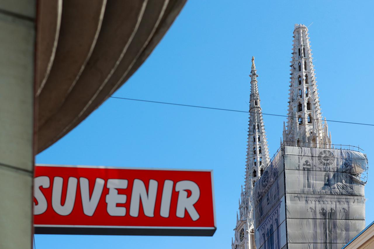 Zagreb: Gradonačelnik Milan Bandić obišao crkvu sv. Marka oštećenu u potresu