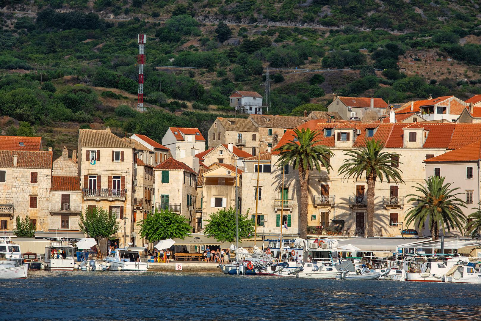 25.07.2021., Komiza, Otok Vis -  Komiza se nalazi na zapadnoj strani otoka Visa u dubokom Komiskom zaljevu. Photo:Davor Javorovic/PIXSELL