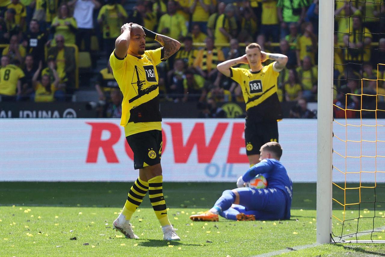 Bundesliga - Borussia Dortmund v 1. FSV Mainz 05