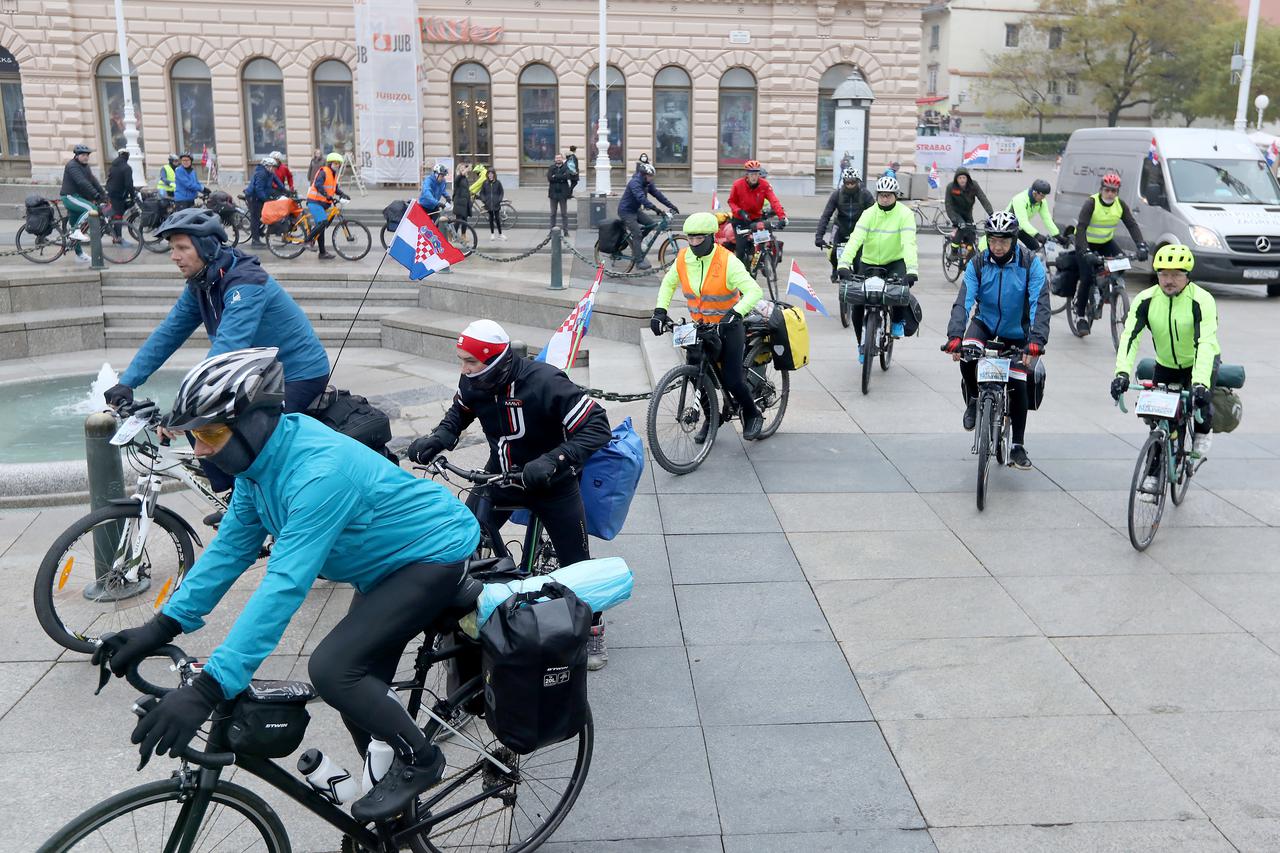 Zagreb: 10. biciklistički maraton Za Vukovar krenuo s Trga bana Jelačića