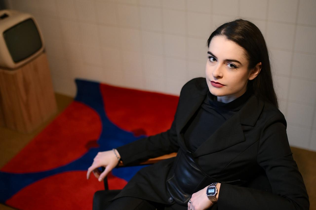 Tena Pezdevšek