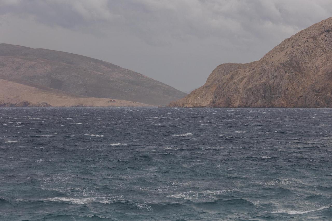 Olujno jugo na otoku Krku