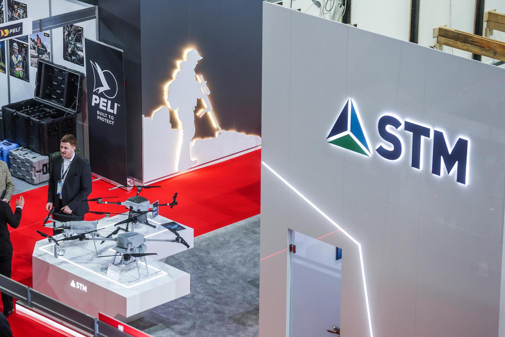 Hrvatska intenzivno radi na razvijanju vlastite obrambene industrije te intenzivno surađuje sa svojim saveznicima. Vojna konferencija i izložba prilika je za bilateralne razgovore i realizaciju suradnje, dodao je. 