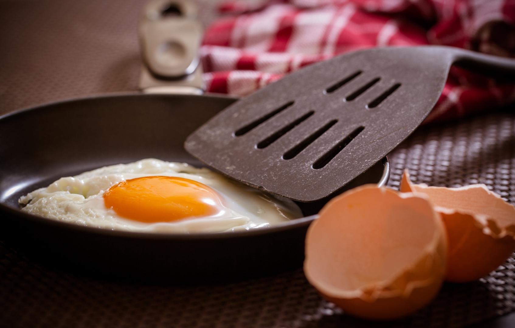 Ova namirnica pomoći će vam lakše podnijeti vrućine, piše TOI, i to tako da pomaže održati balans tekućina u organizmu, što je iznimno važno tijekom vrućina. 