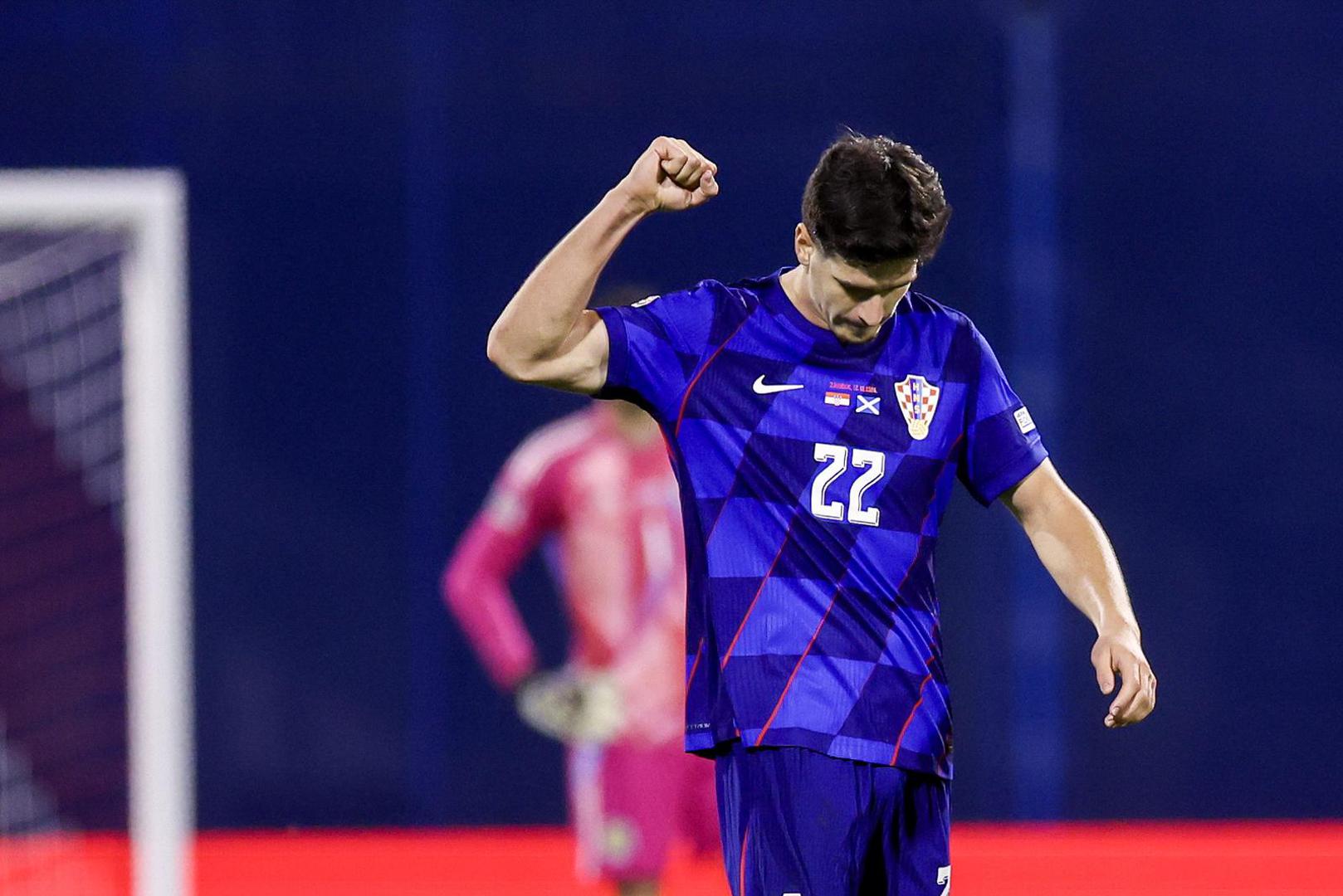 Tijekom aktualne sezone je u 24 utakmice zabio dva gola i upisao jednu asistenciju. 