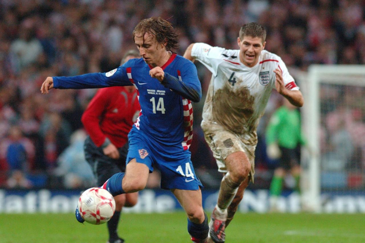 'sport london 21.11.2007\\n...london...wembley....engleska - hrvatska...modric...gerrard...\\n Foto:Antonio Bronic'