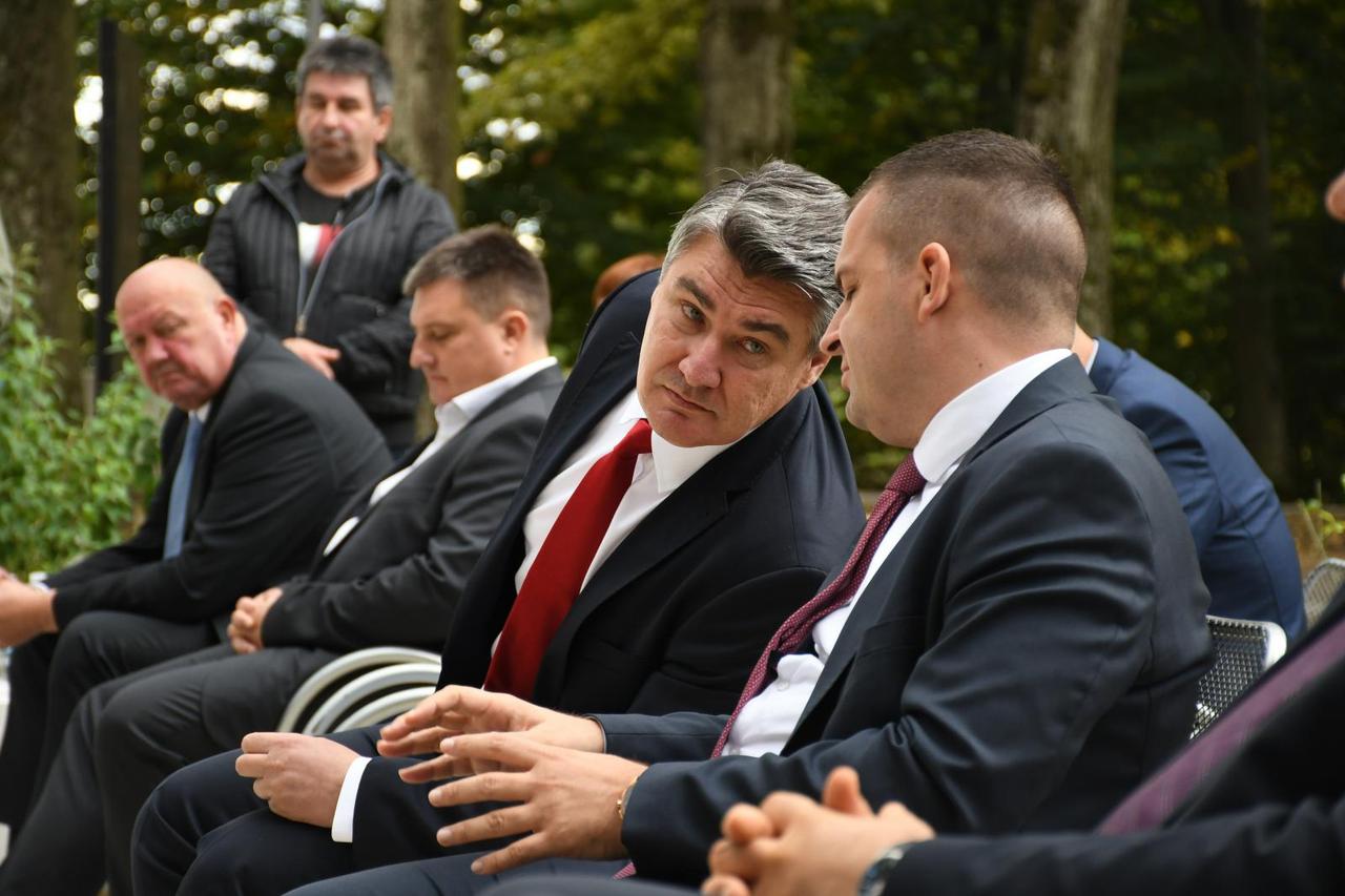 Predsjednik Milanović položio vijenac na Barutani, te sudjelovao na svečanoj sjednici Grada Bjelovara