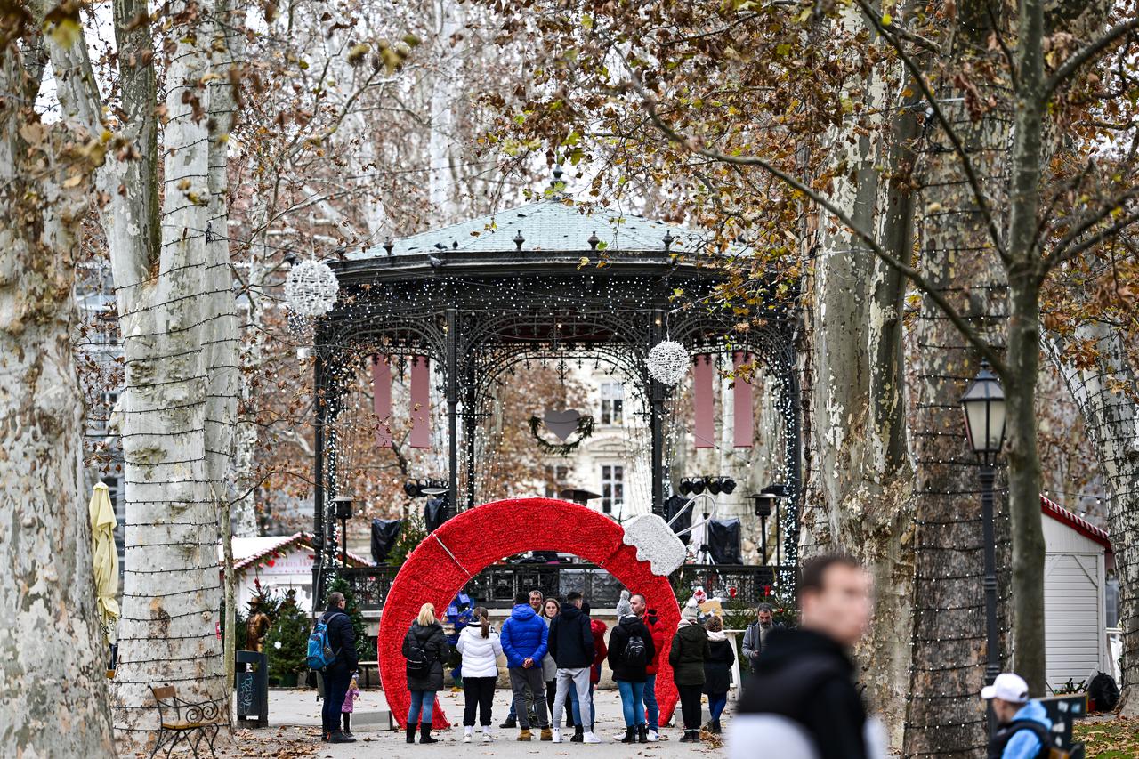 Zagreb: Božićno jutro u gradu