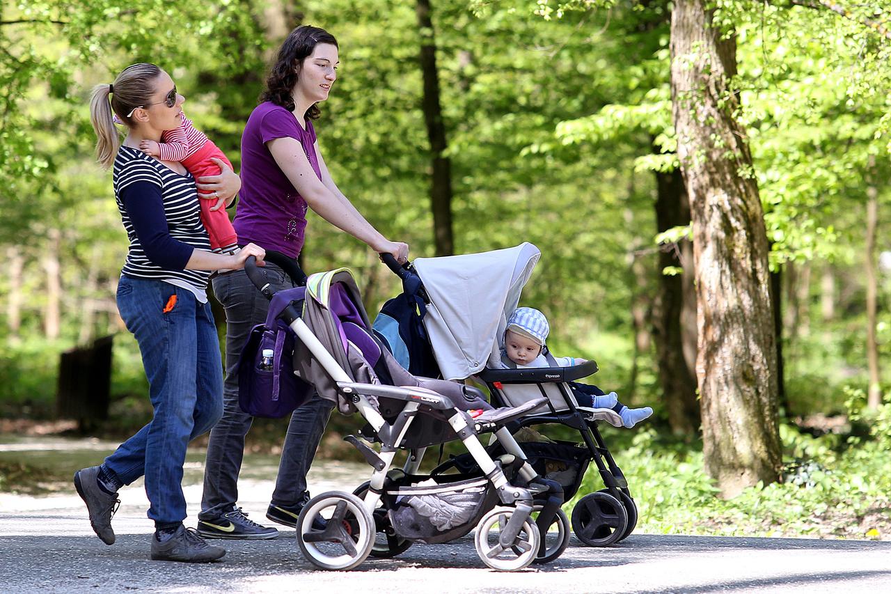 kolica,šetnja,djeca