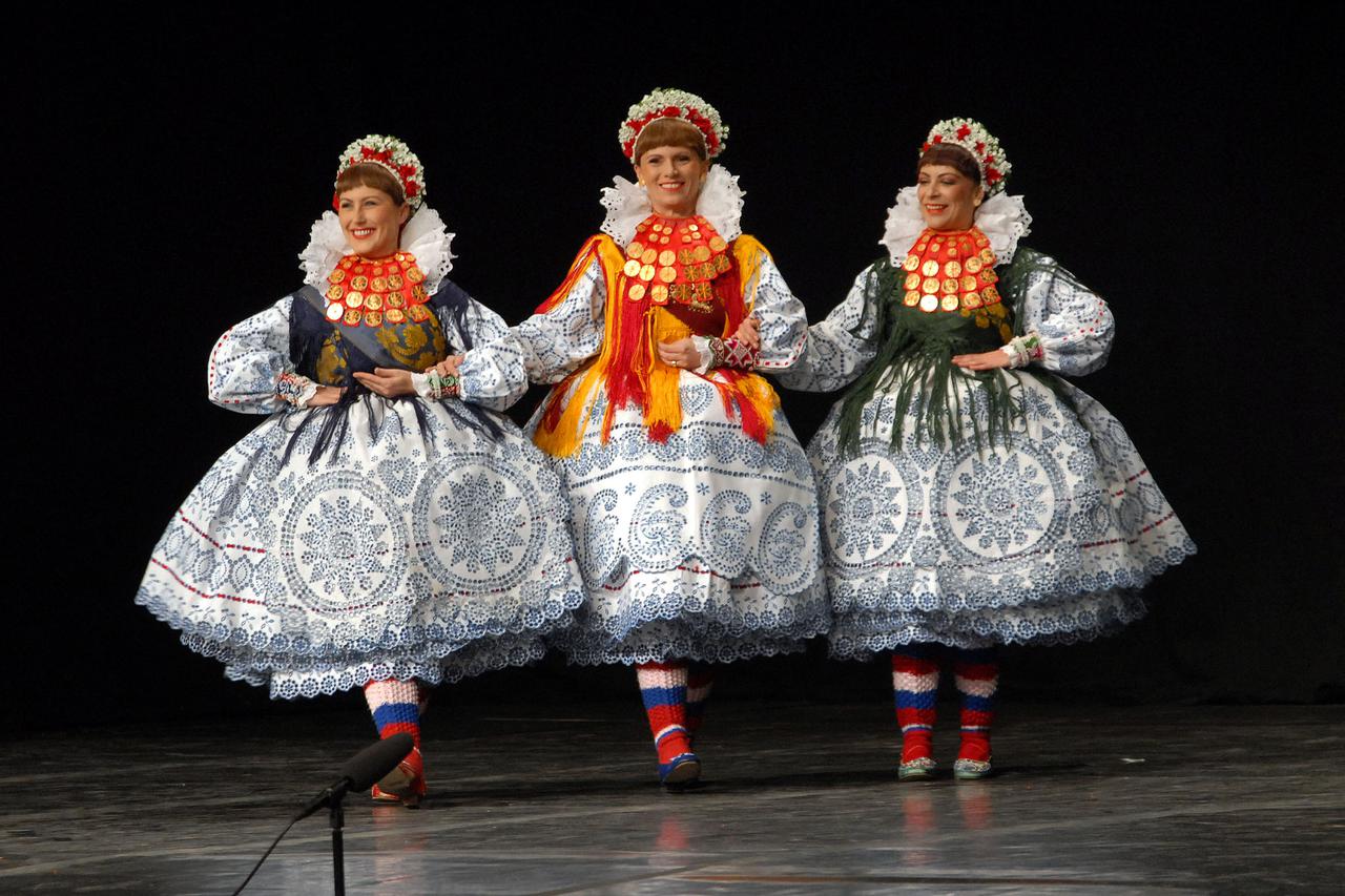 24.11.2014., Slavonski Brod - Koncert ansambla Lado povodom 65. godisnjice postojanja.  Photo: Ivica Galovic/PIXSELL