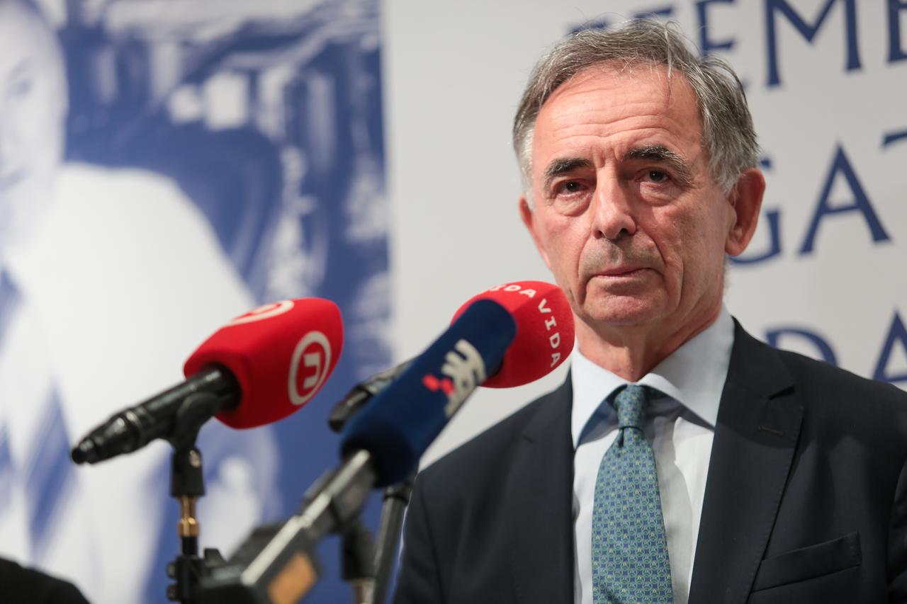 Zagreb: Otvorenjem izložbe "Efemeris - legat Dejana Medakovića" službeno otvoreni ovogodišnji Dani srpske kulture