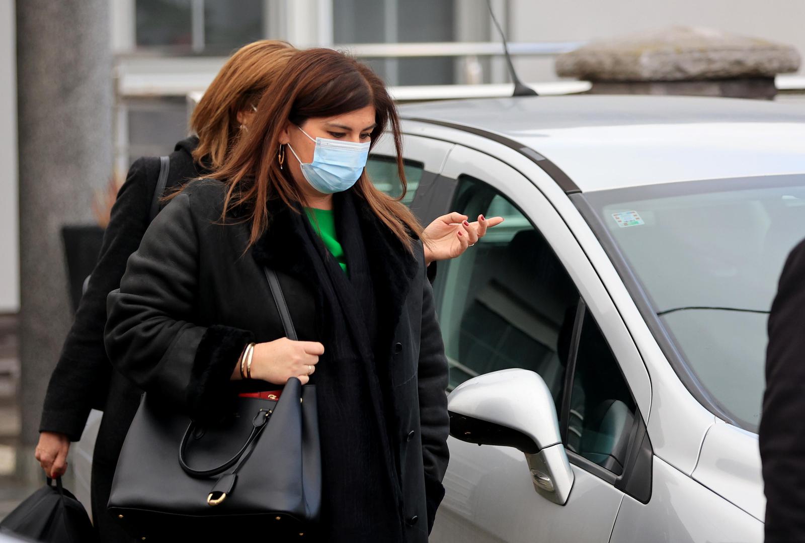 10.11.2021., Vinkovci - Kuca u vlasnistvu Gabrijele Zalac, uhicene zbog afere Softver. Gabrijela Zalac je uhicena i odlazi u pratnji istrazitelja 