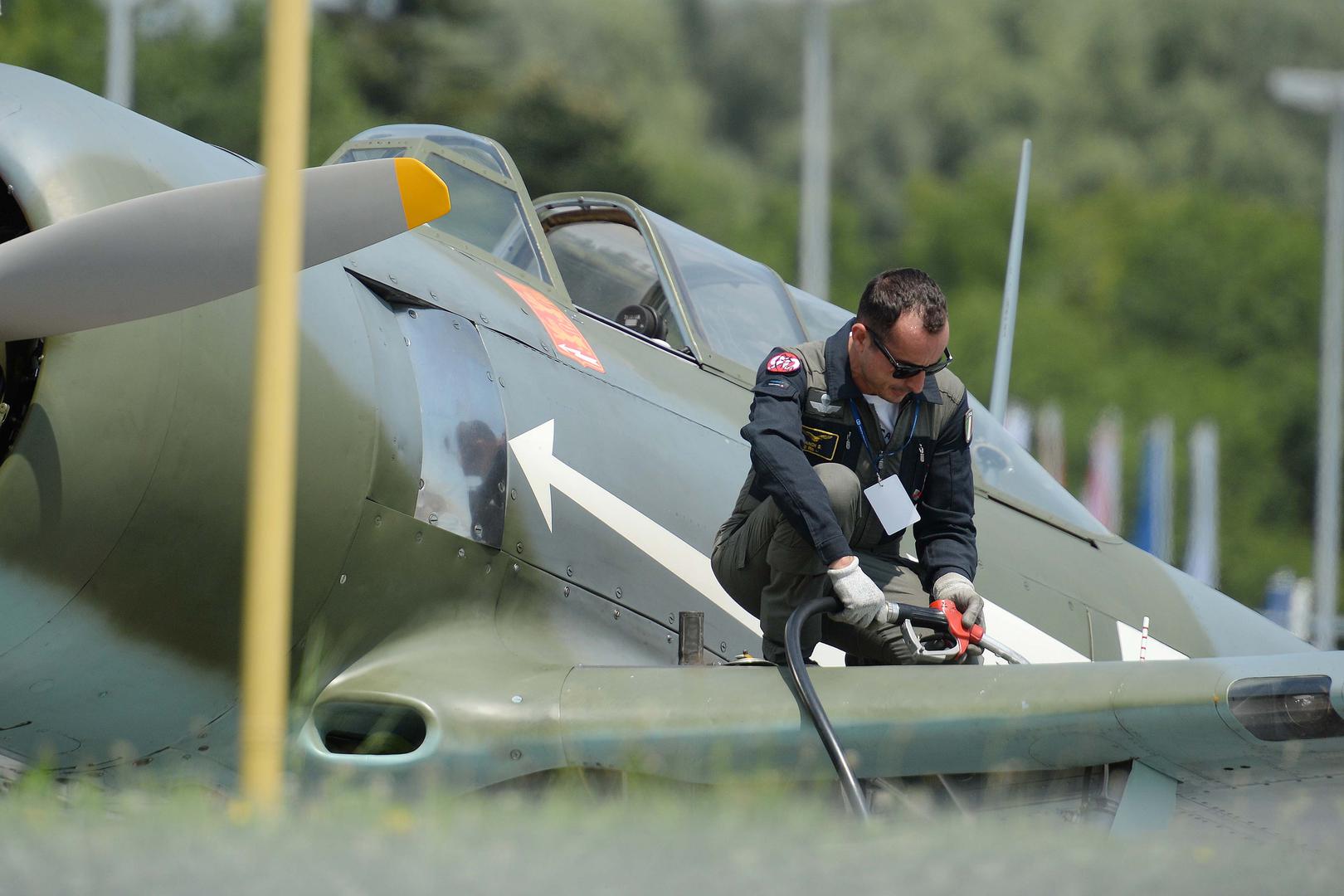 Osim nadzvučnih borbenih aviona u dva dana CIAV-a mogu se vidjeti i akrobatske grupe, hrvatska Krila Oluje i Orlik iz Poljske, vratolomije zračnih asova Petra Podlunšeka i Branimira Ambrekovića 