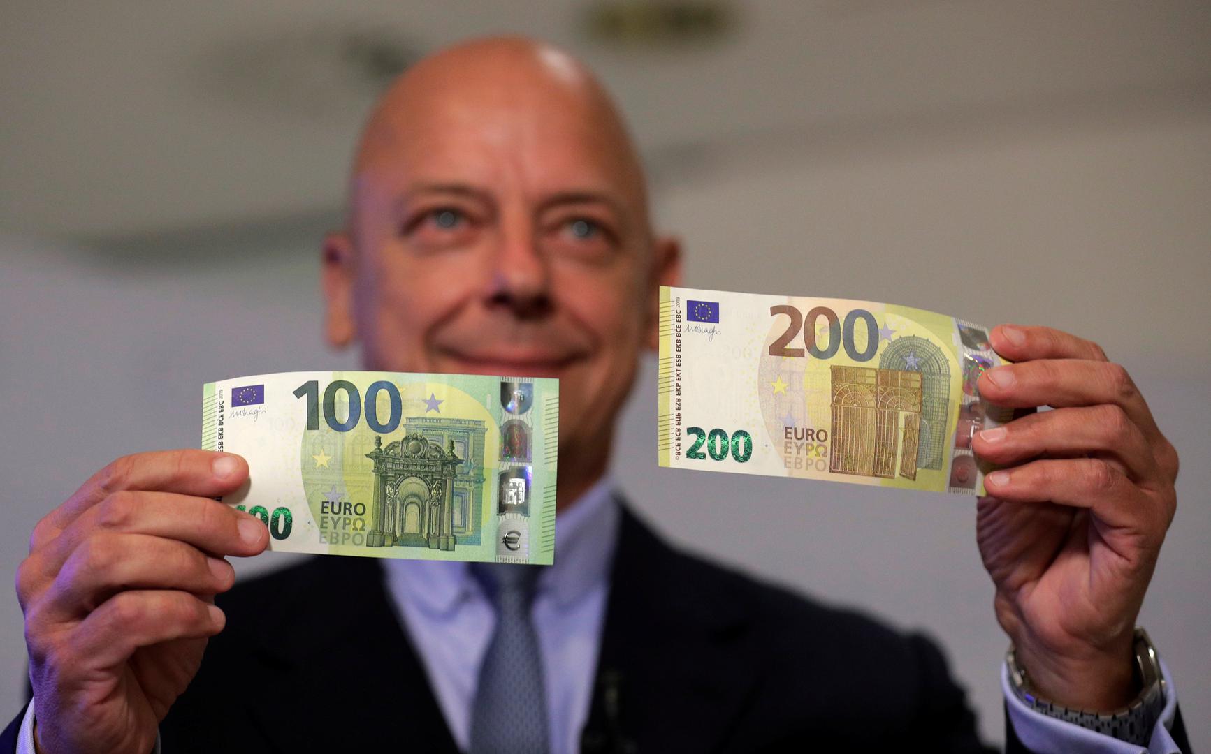Novčanice od 100 i 200 eura bit će iste veličine kao i novčanice od 50 eura te će imati poboljšan hologram.