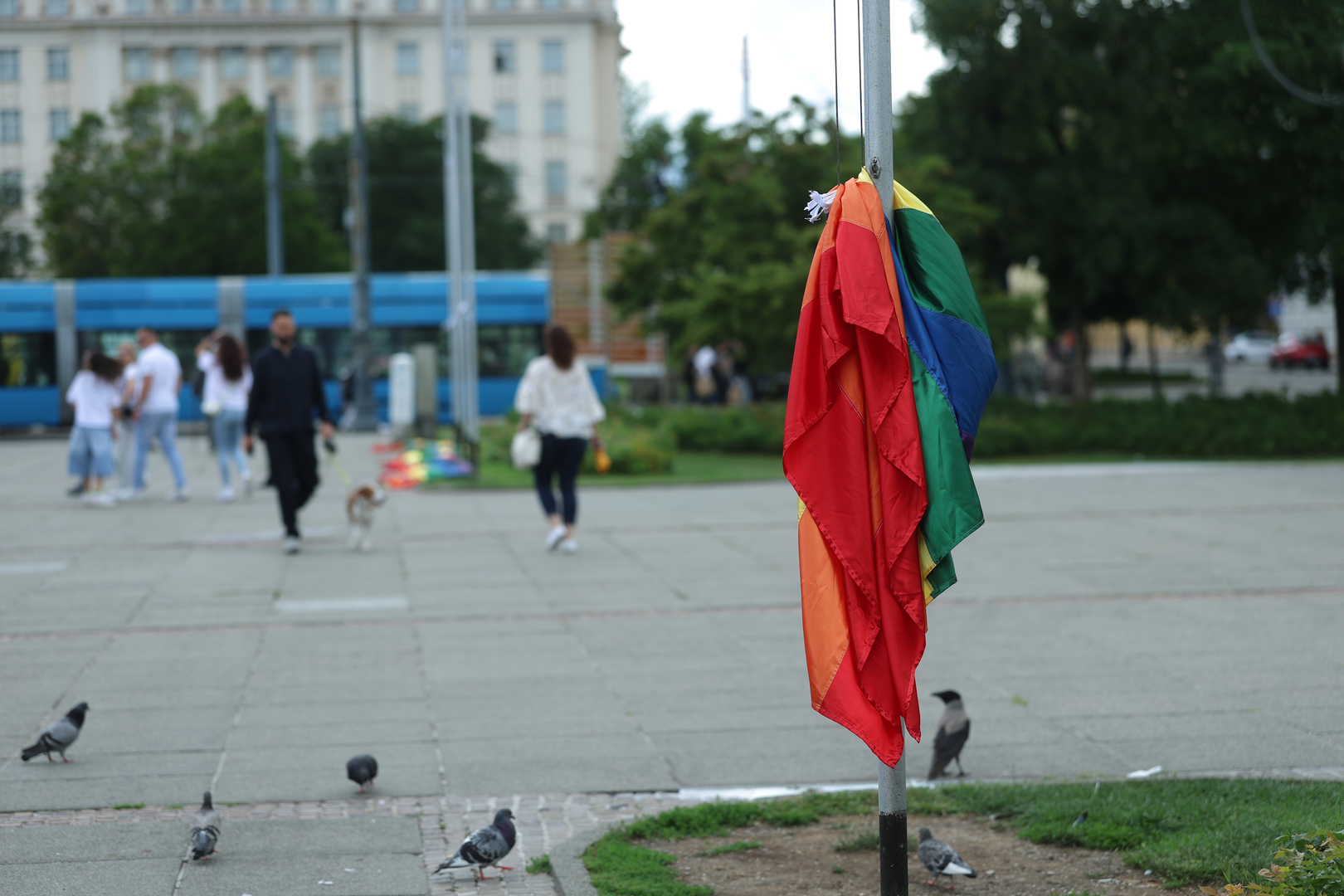 Na mjesto događaja ubrzo je stigla i zagrebačka policija kako bi obavila očevid i utvrdila sve okolnosti ovog čina. 