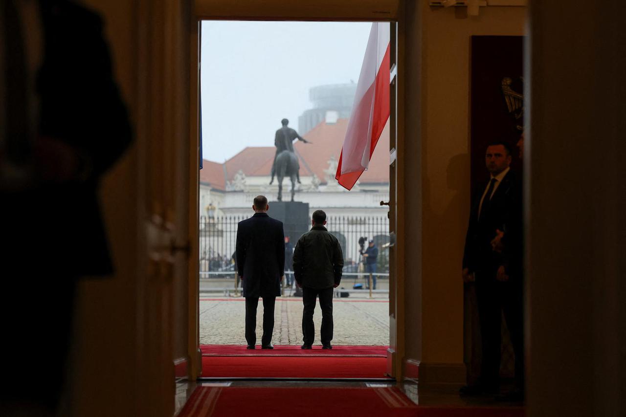 Ukrainian President Volodymyr Zelenskiy visits Poland