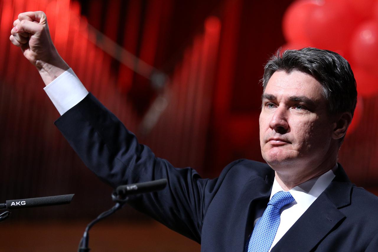 09.05.2015., Zagreb - U Lisinskom odrzana je svecana akademija u povodu 70. obljetnice pobjede nad fasizmom. Zoran Milanovic. 