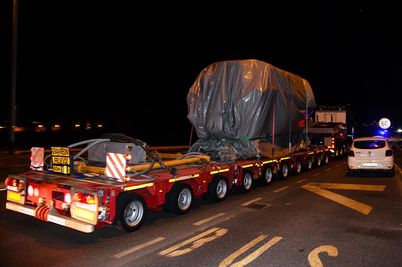 Izvanredni prijevoz motora iz Ruske nuklerane elektrane na remont u Karolovac