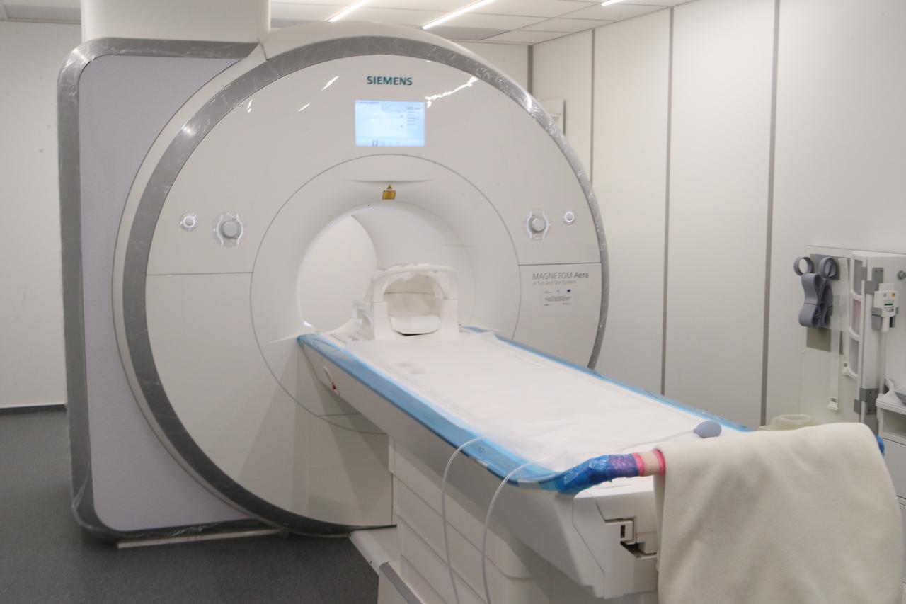 Split: Ministar Kujundžić u rad pustio novi MR uređaj