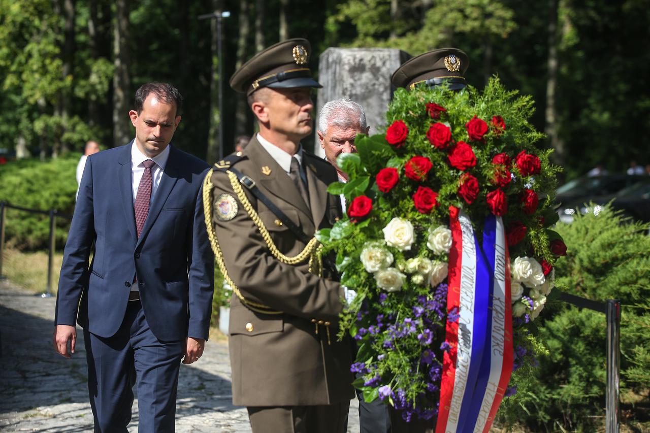 Velik broj političara na obilježavanju Dana antifašističke borbe u Spomen parku Brezovica