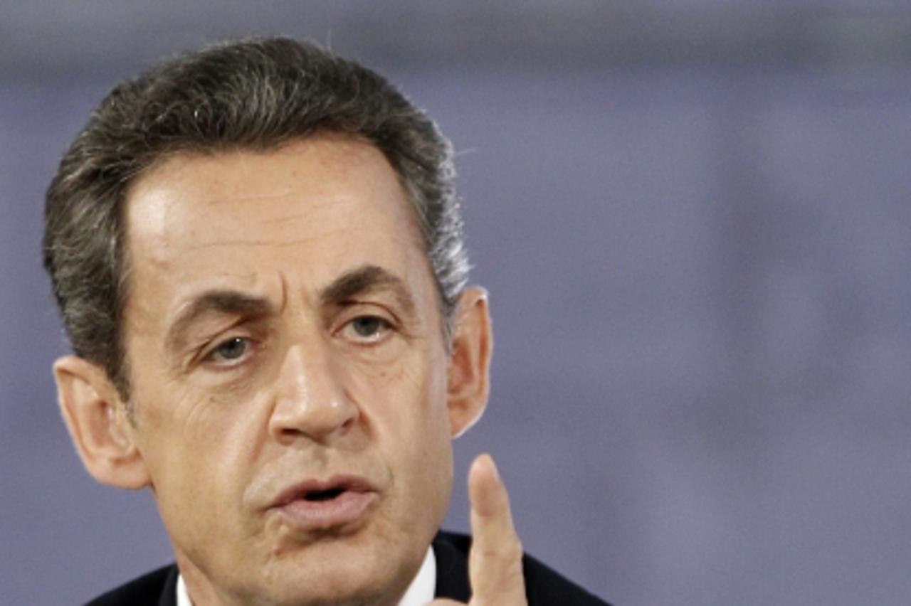 'epa03007760 French President Nicolas Sarkozy  delivers a speech during a meeting of G8 and G20 Culture ministers, organized under the French presidency of the G20 and the G8, in the Palais des Papes,