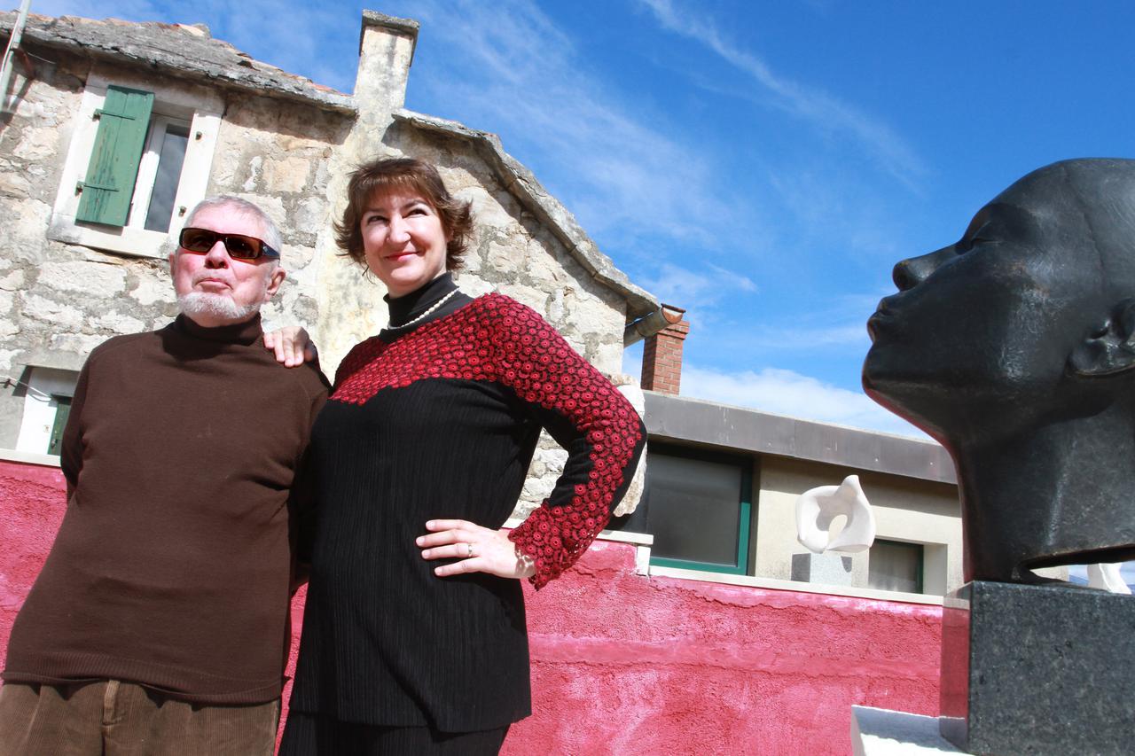 Bra?: Supružnici Sandra Nejašmi? Pirnat i Janez Pirnat Nejašmi? bave se kiparstvom i žive odvojeno