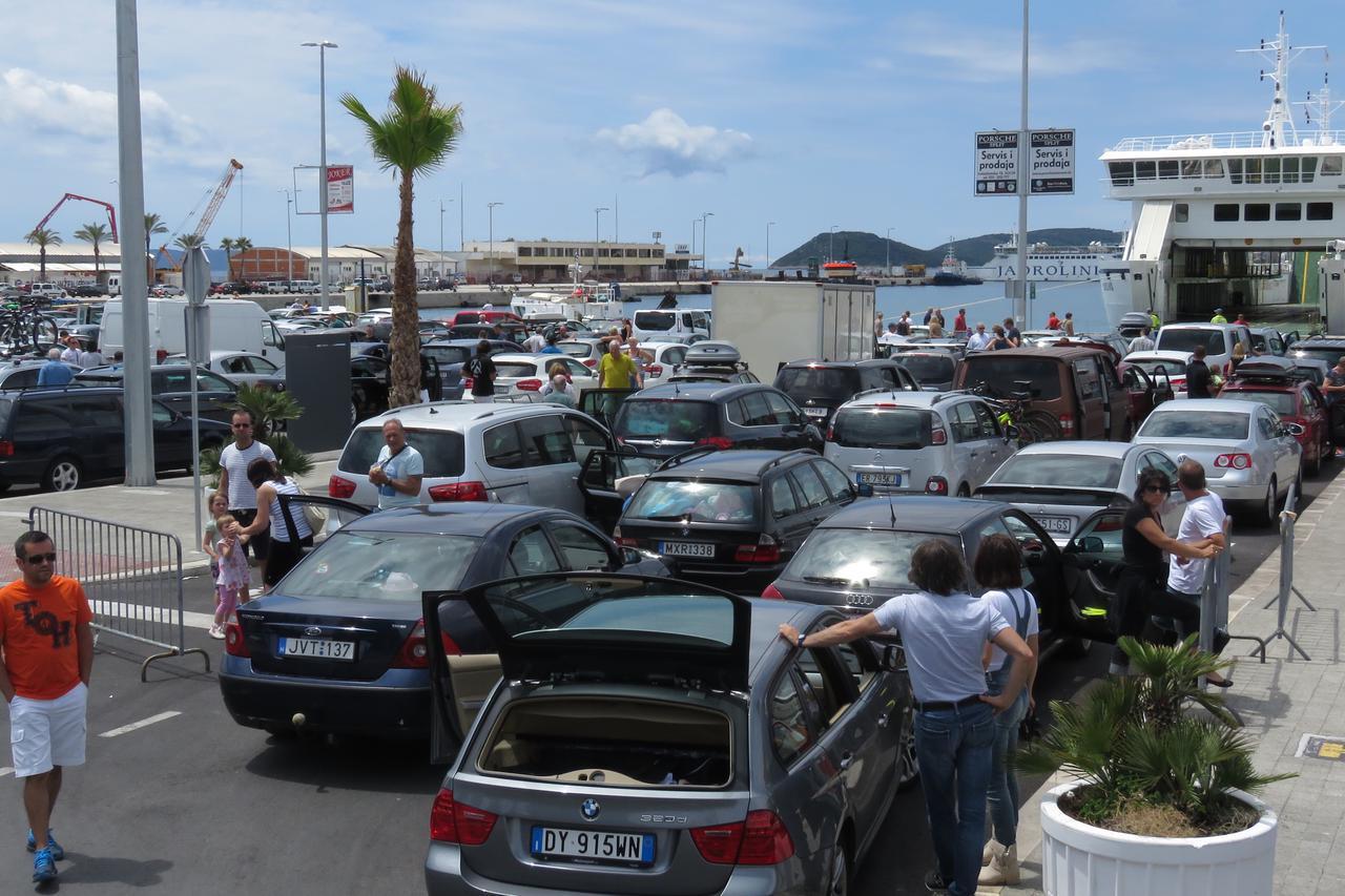 20.06.2015., Split - Guzva u trajektnoj luci.  Photo: Ivo Cagalj/PIXSELL