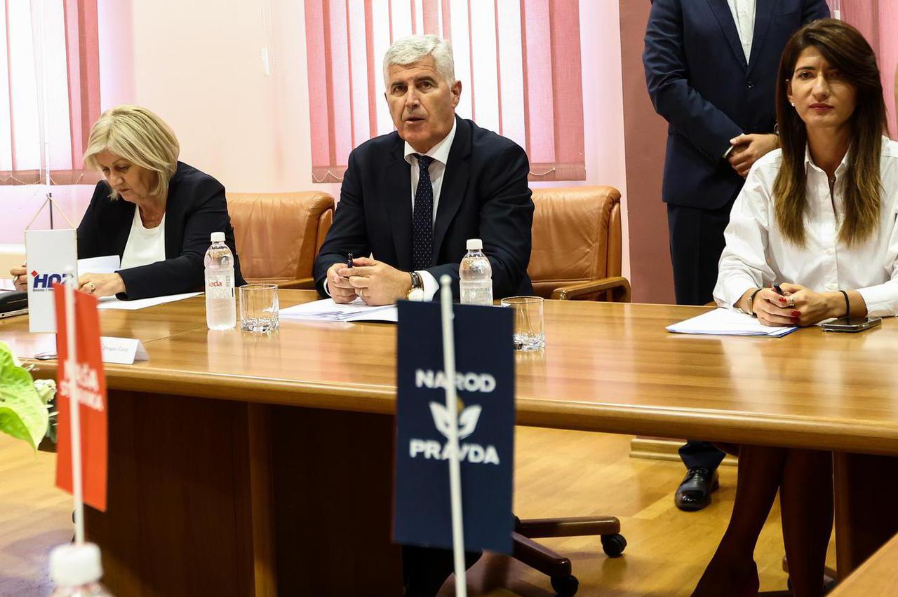 Mostar: Započeo koordinacijski sastanak stranaka predvođen Dodikom, Komšićem i Nikšićem