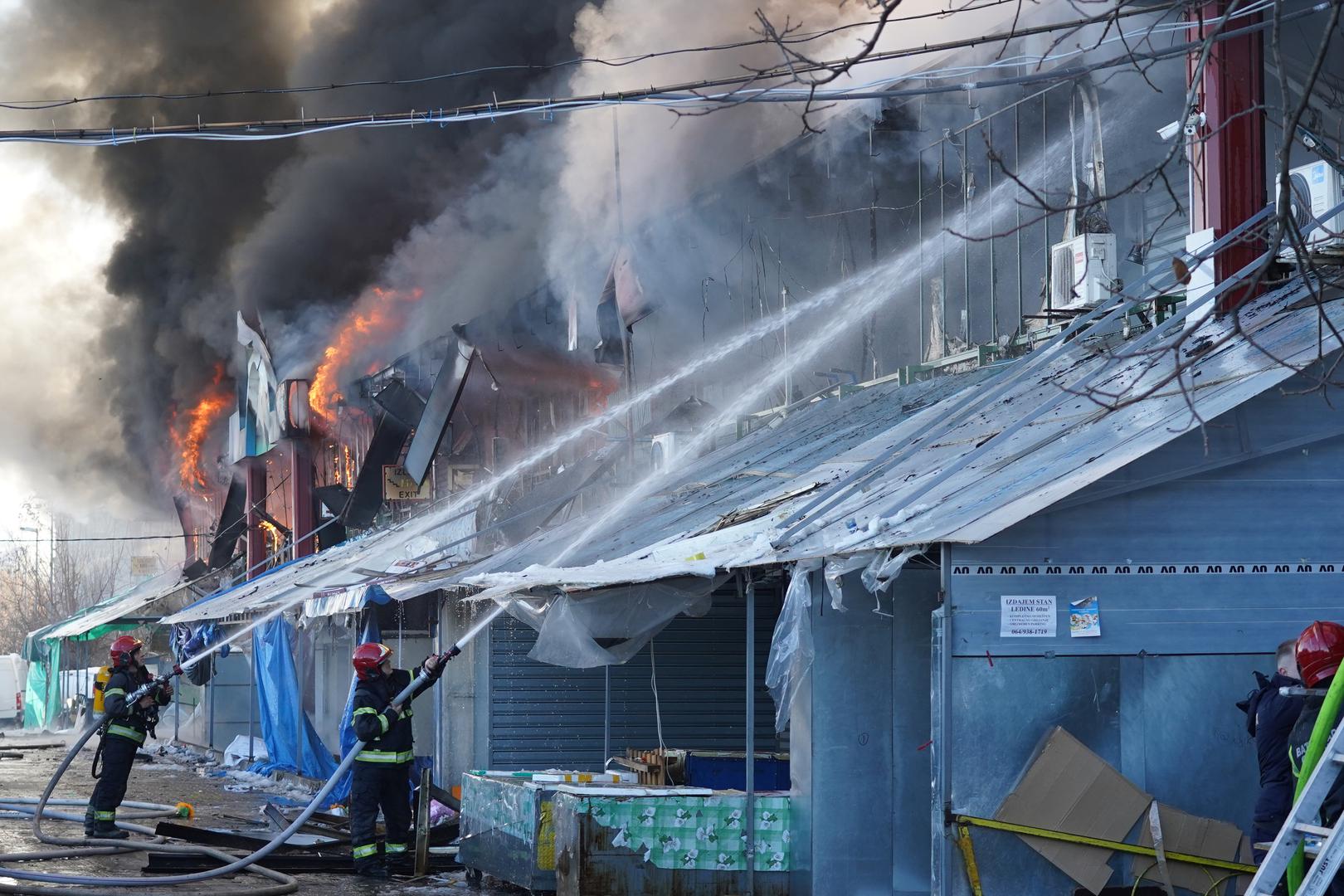 Na terenu su i ekipe hitne pomoći, ali za sada nema podataka ima li ozlijeđenih.