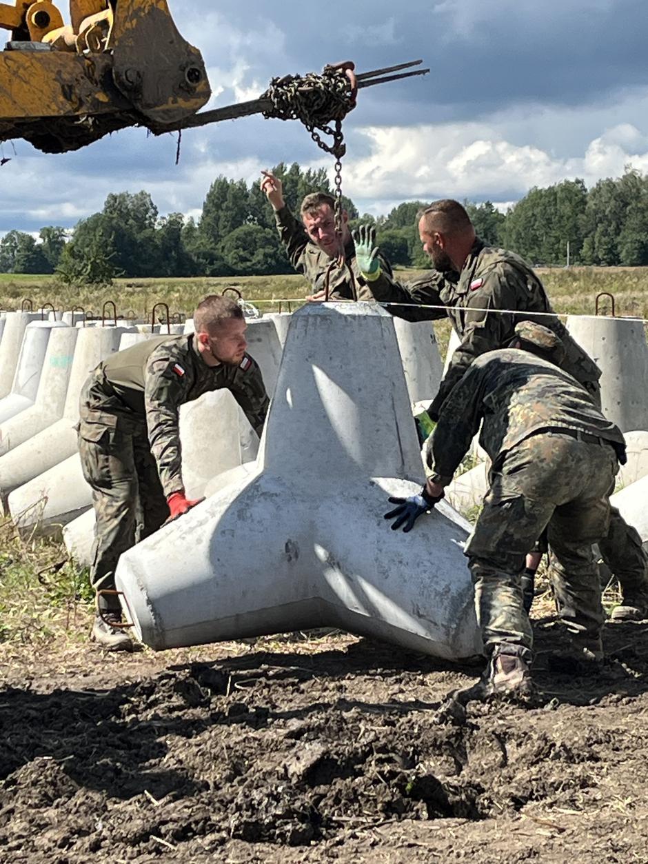 The Bundeswehr is helping Poland fortify its eastern border