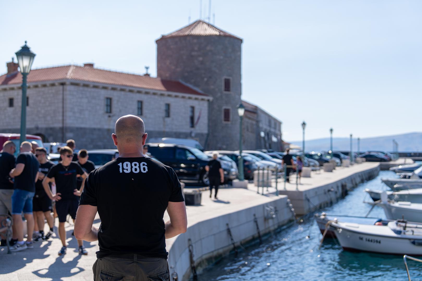 Senj je ovoga petka živio za nogomet. Proslava 105. rođendana lokalnog kluba NK Nehaj pretvorila se u prvorazredni spektakl zahvaljujući gostovanju zagrebačkog Dinama i njegovih najvjernijih navijača. 
