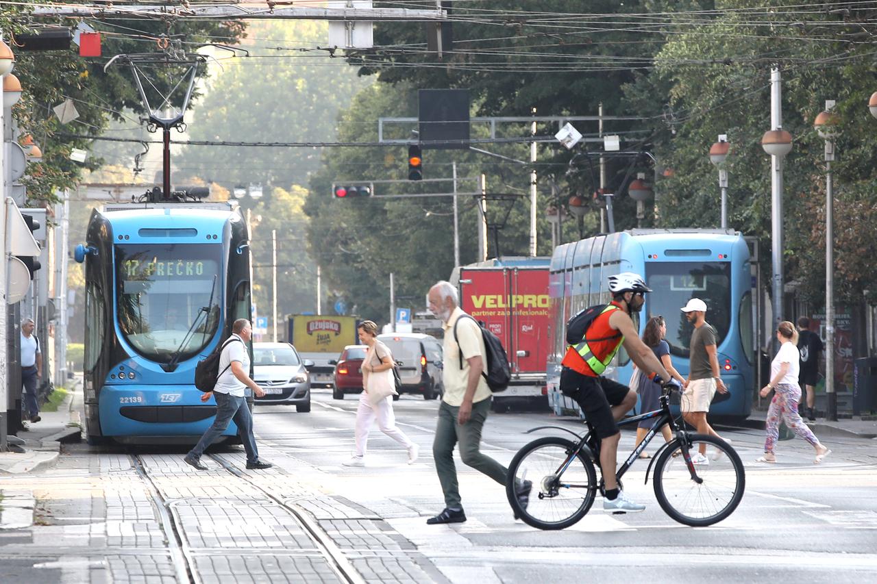 Zagreb: Tramvaji ponovno voze Savskom