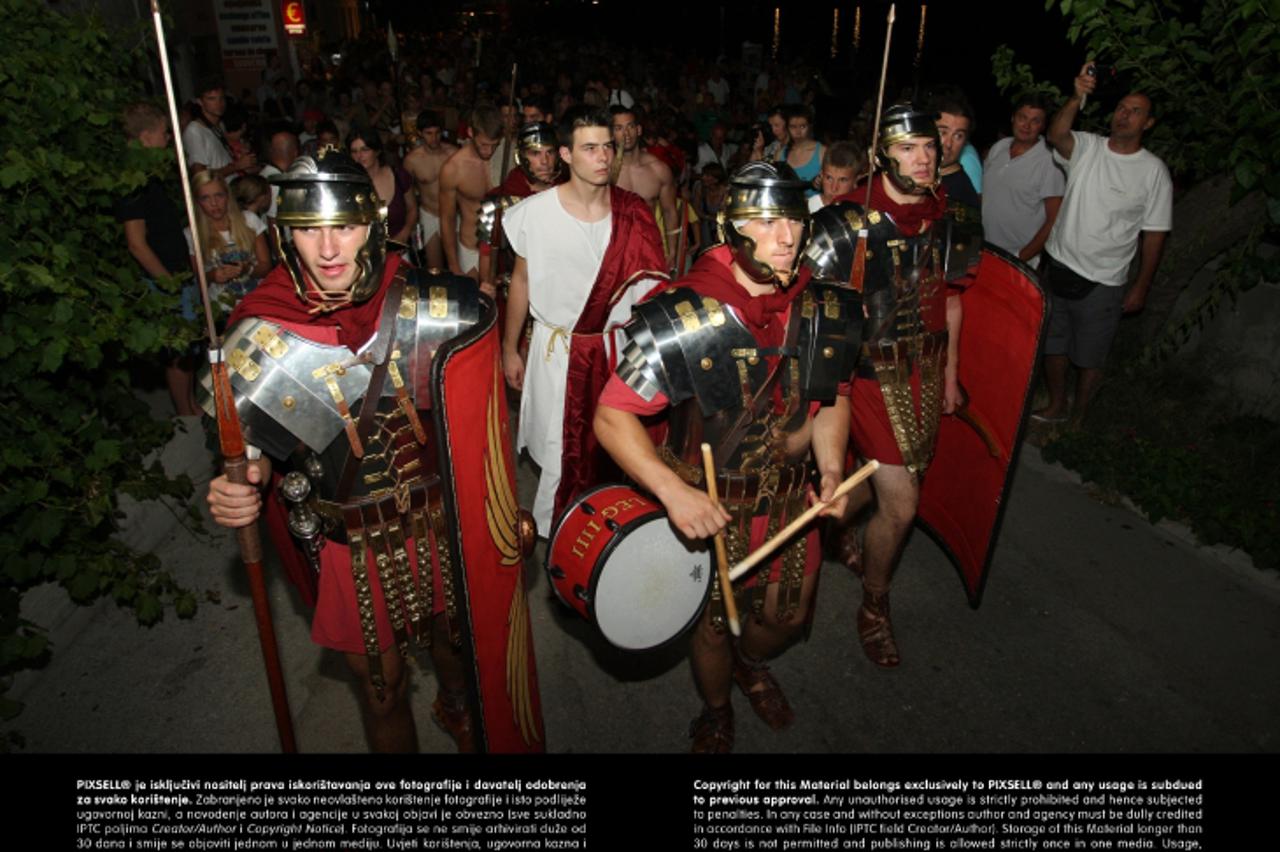 '01.08.2013., Igrane - Zapocela jos jedna Noc kralja Artura na kojo se okupio rekordan broj posjetitelja. Photo: Ivo Cagalj/PIXSELL'