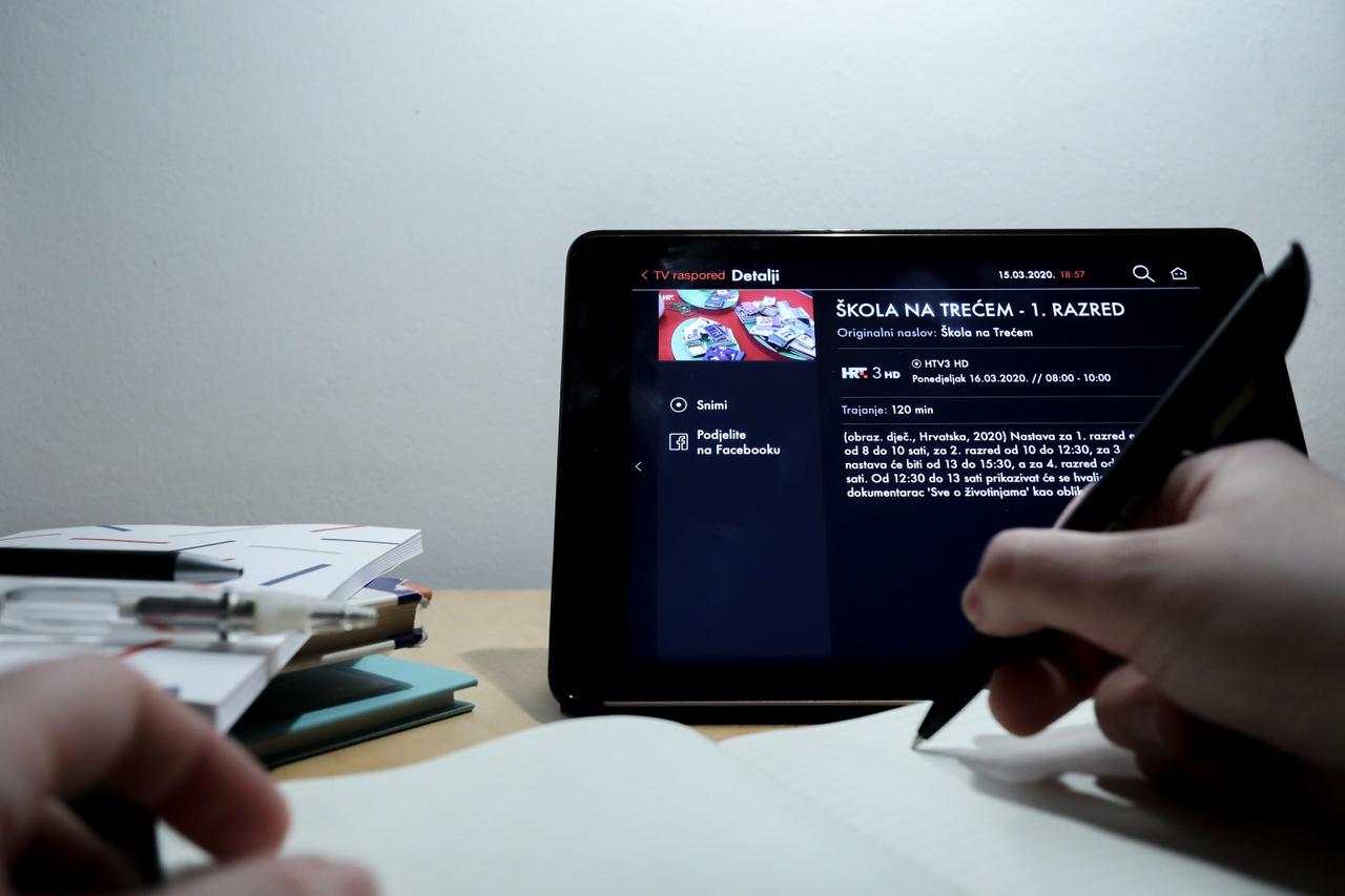 Svi učenici od 1. do 4. razreda nastavu će pratiti od kuće putem HRT 3 kanala