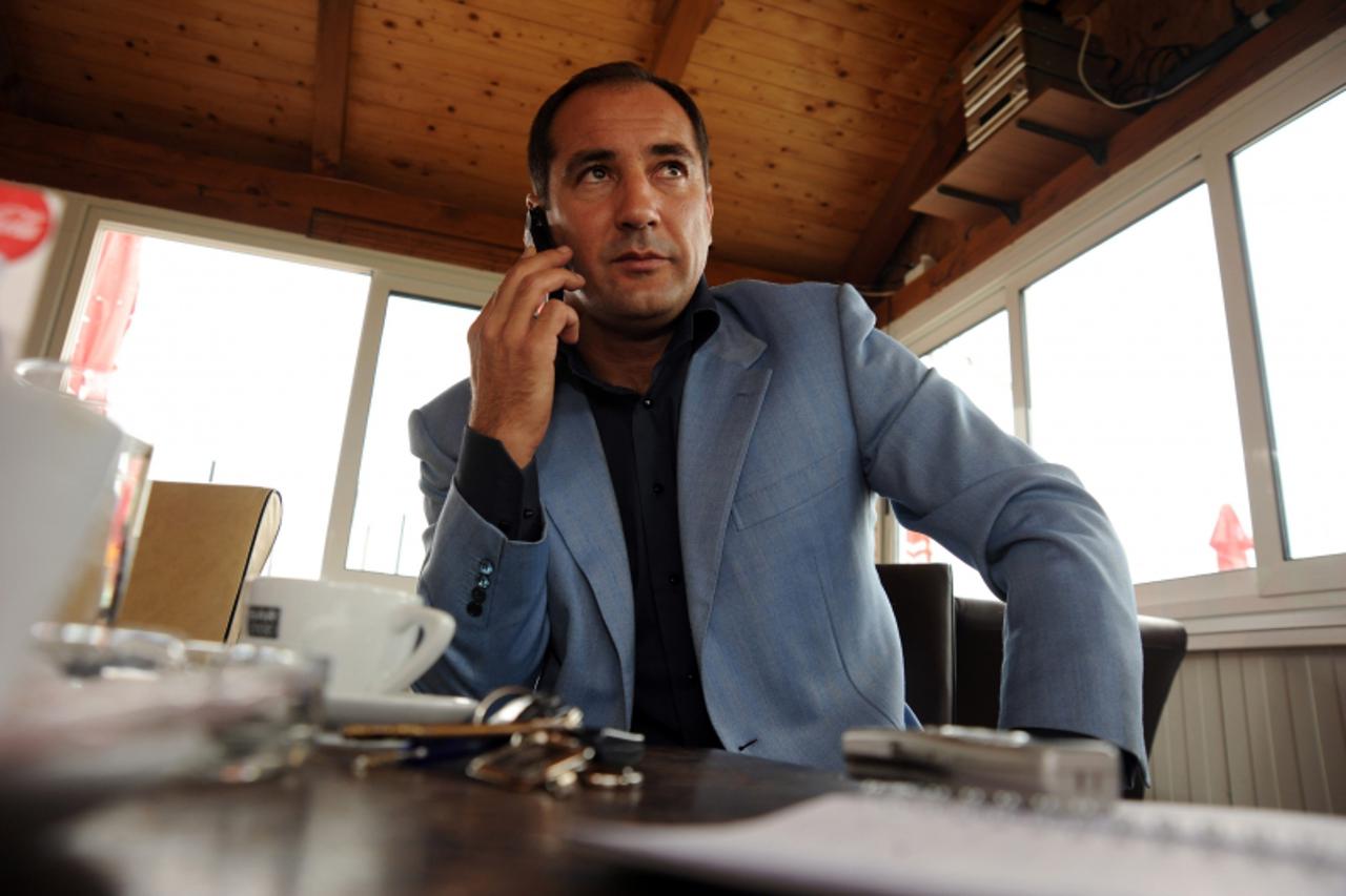 \'11.10.2010., Split - Igor Stimac slikan na Znjanu povodom velike reportaze koju radi vecernji list Photo: Nino Strmotic/PIXSELL\'