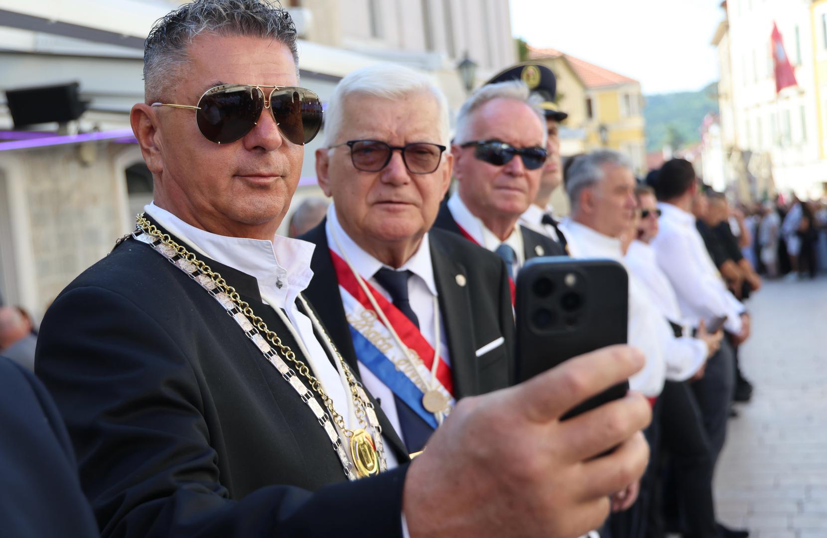 Blagdan Velike Gospe u Sinju slavi se 311 godina. Proslava Čudotvorne Gospe Sinjske započela je nakon pobjede nad osmanskom vojskom 1715. godine, kada su višestruko malobrojniji branitelji Sinja, uz, kako se vjeruje, Gospin zagovor, obranili grad. Po tom zagovoru i dobila je naziv Čudotvorna Gospa Sinjska.