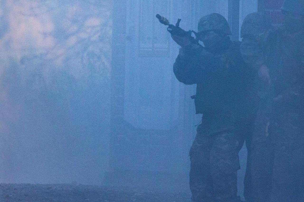 UK-led military training for Ukrainian soldiers