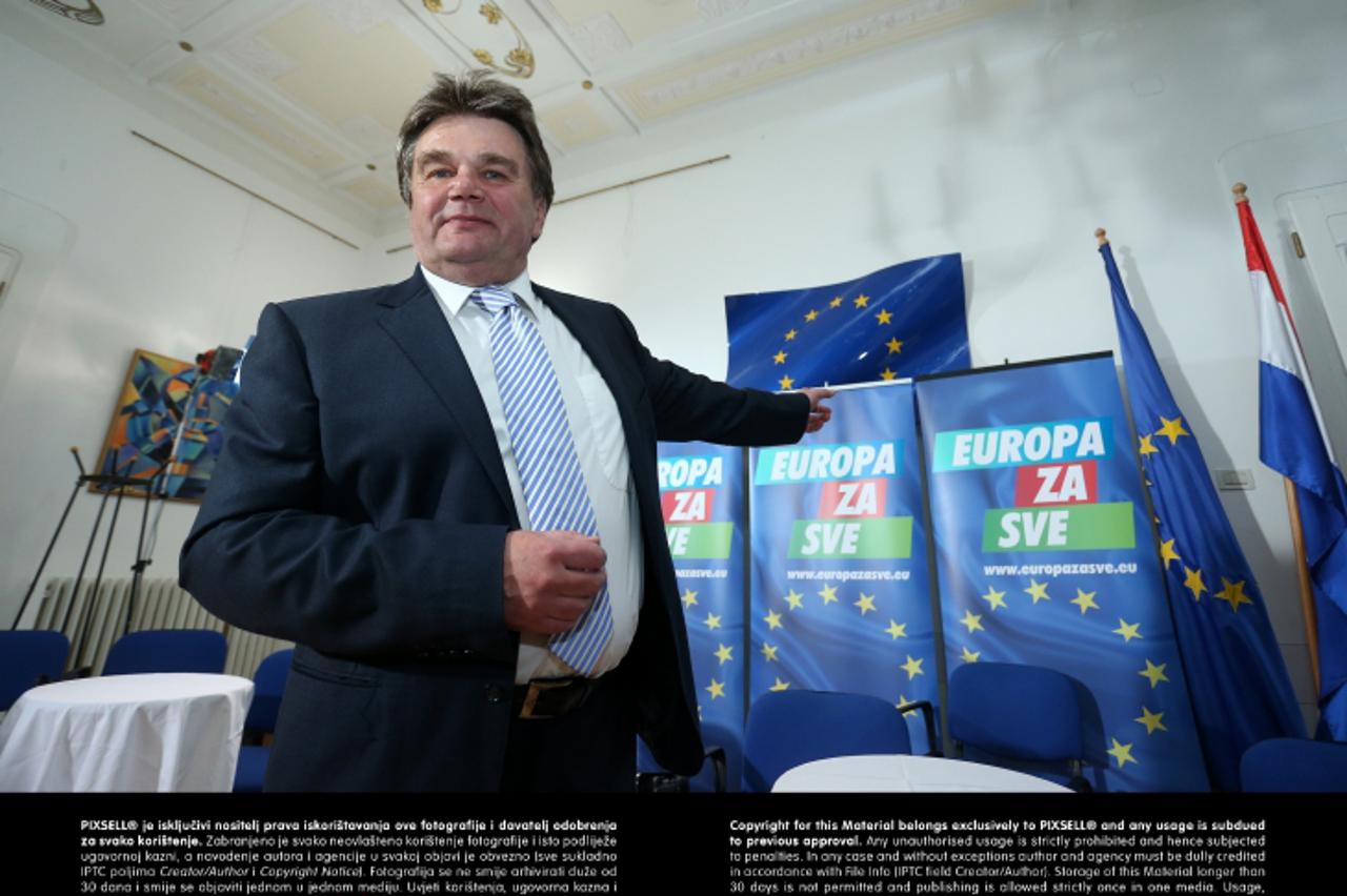 '14.04.2013., Zagreb - Cekanje rezultata izbora za Europski parlament u Europskom domu u Jurisicevoj, u stozeru jedine nezavisne liste na izborima koju predvodi Ivan Jakovcic.  Photo: Sanjin Strukic/P