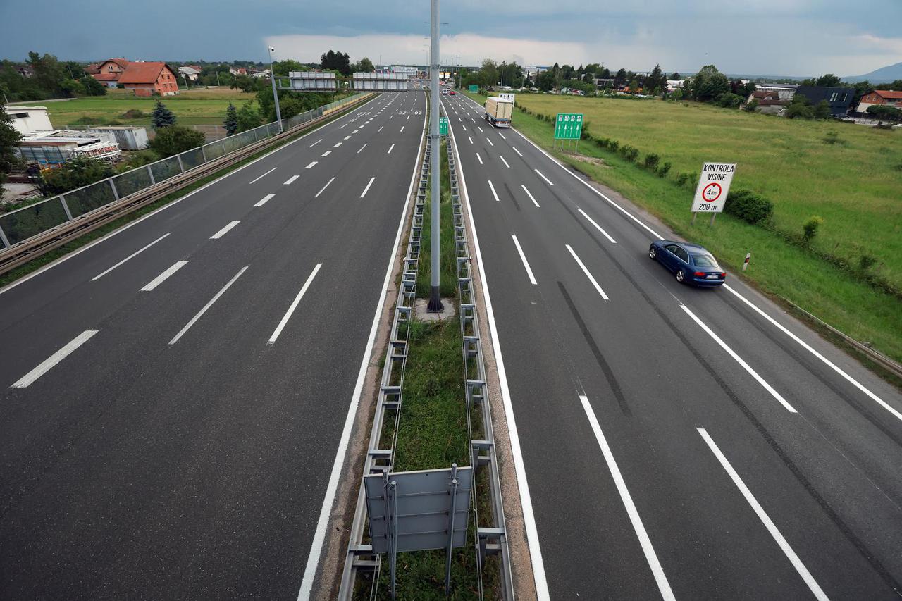 Zagreb: Na ulaznoj naplatnoj postaji Lu?ko krenula je nova regulacija prometa 