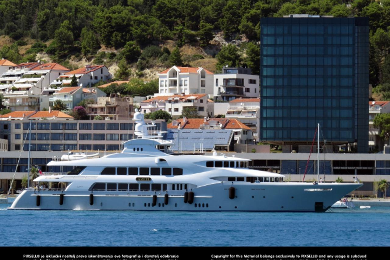 '31.07.2013., Split - Jahta Areti milijardera Igora Makarova u Splitskoj luci prije vezivanja u ACI marinu. Igor Viktorovich Makarov  je ruski poduzetnik, predsjednik odbora direktora Itera Oil and Ga