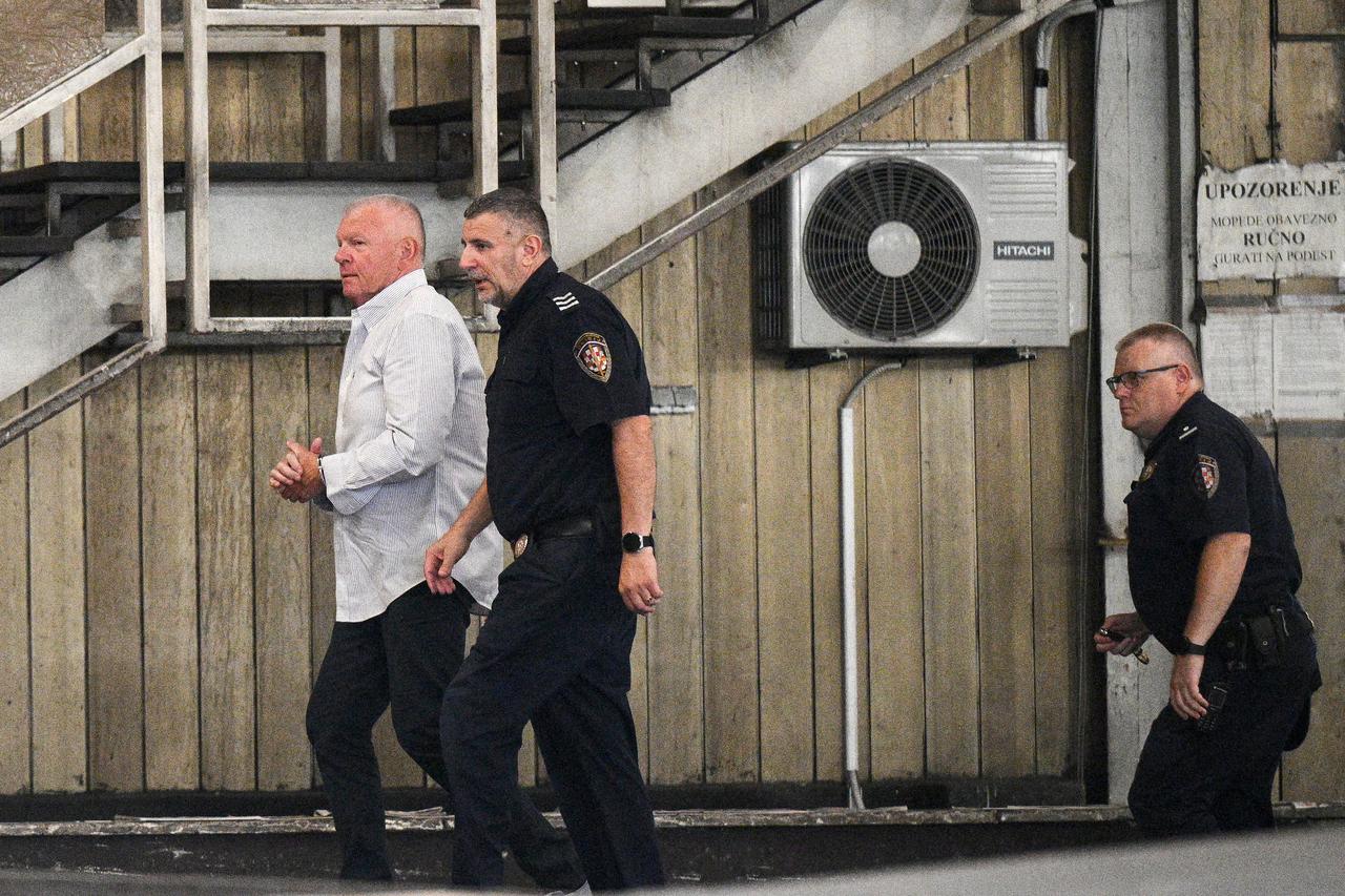 Zagreb: Policija dovodi Hrvoja Petrača u prostorije USKOK-a