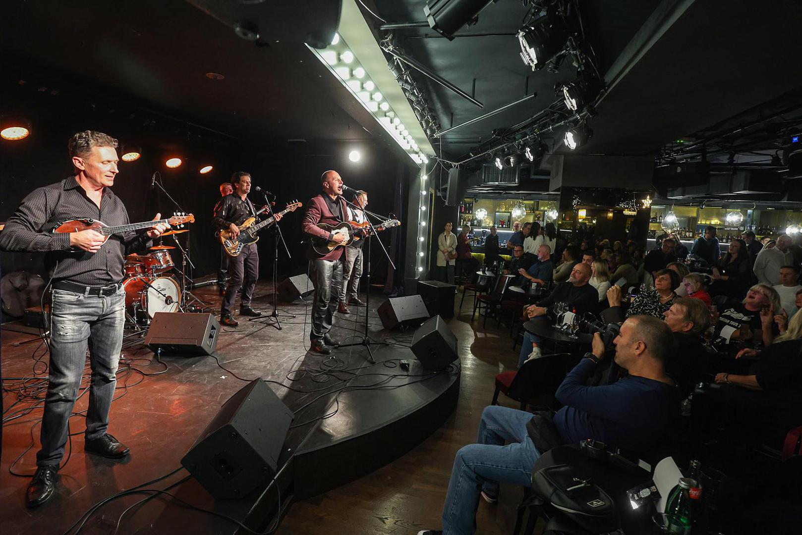 Poznati tamburaši su i zasvirali, a kako je bilo pogledajte u fotogaleriji.