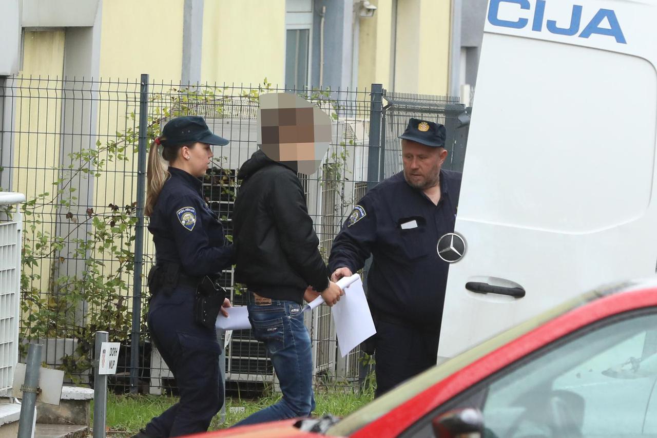 Zagreb: Privođenje osumnjičenog za požar u Vjesniku