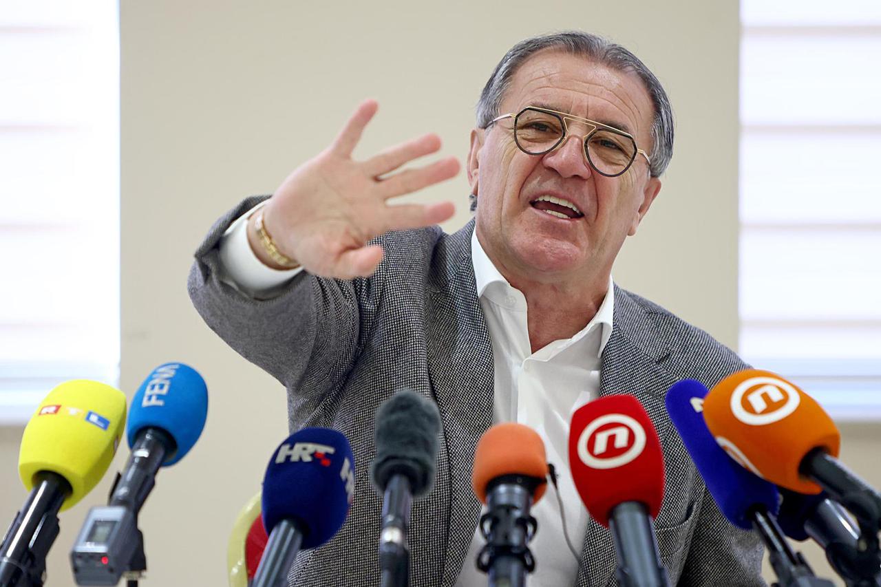 Mostar: Konferencija za medije Zdravka Mamića u hotelu Mepas