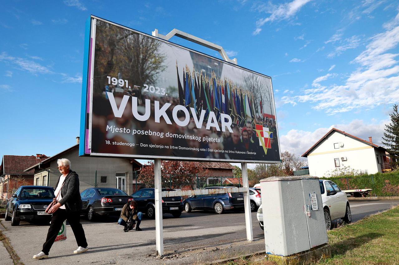 U Vukovaru postavljen novi plakat Dana sjećanja