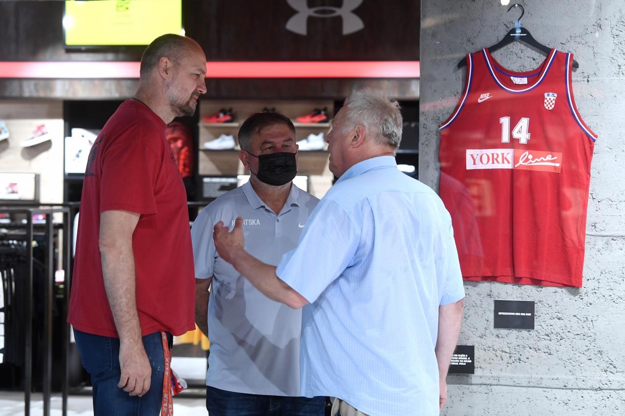 Konferencija hrvatske košarkaške reprezentacije uoči Olimpijskog kvalifikacijskog turnira u Splitu