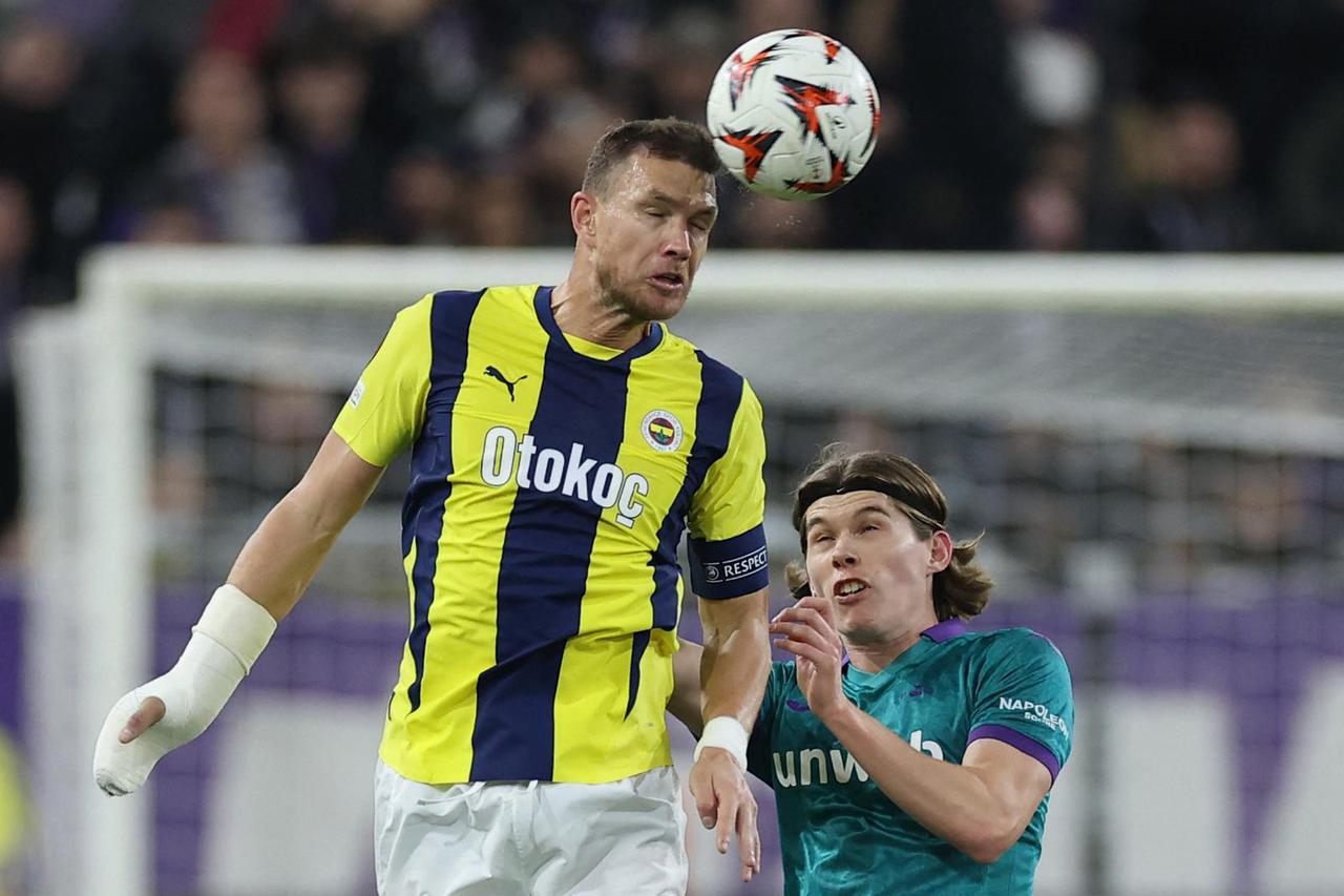 Europa League - Knockout Phase Playoff - Second Leg - Anderlecht v Fenerbahce