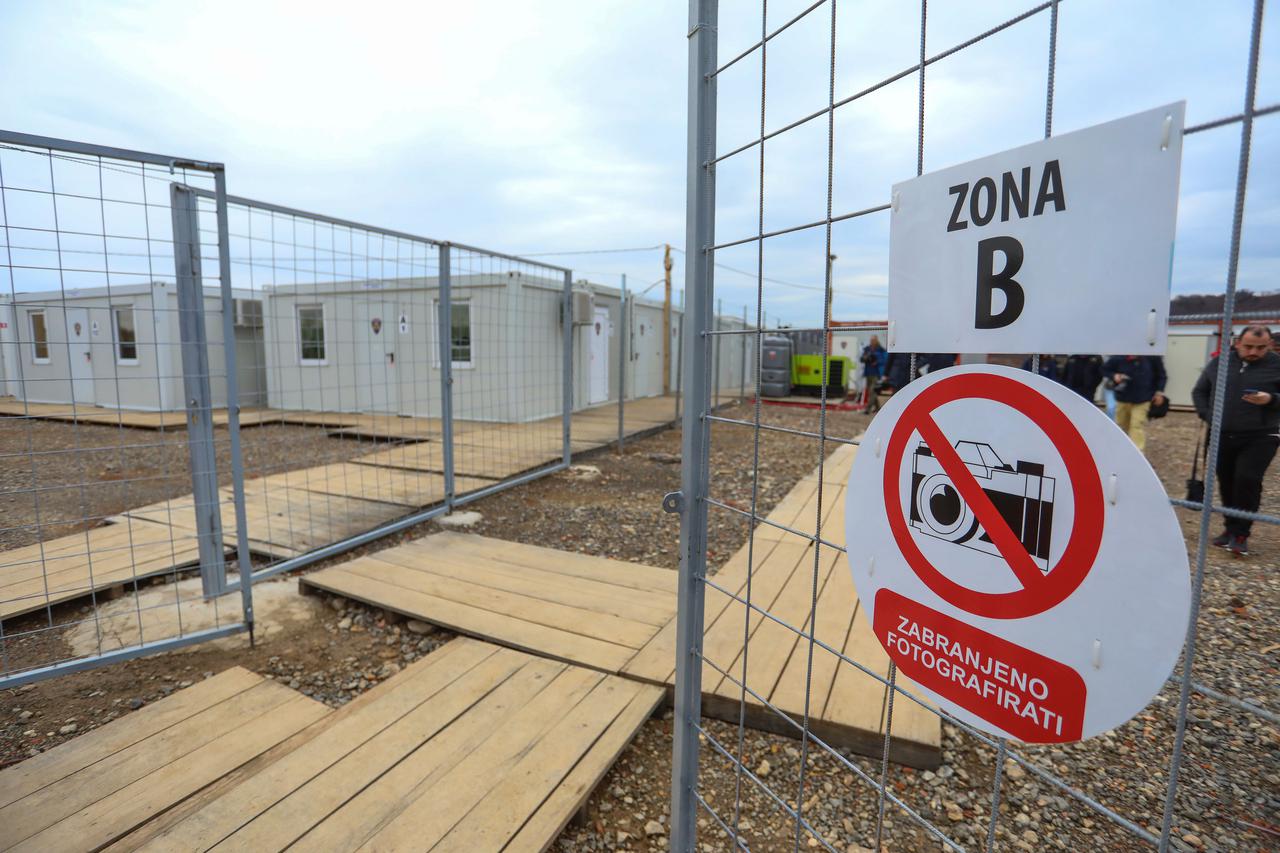 Privremeni centar za registraciju tražitelja me?unarodne zaštite u Dugom Dolu 