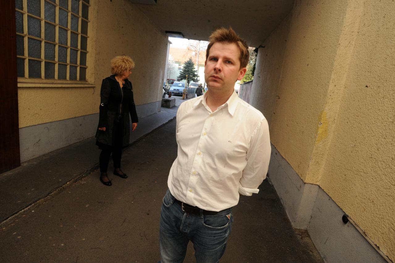 Ispred vrtića priveden zbog vrijeđanja policajaca (1)